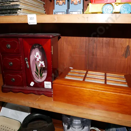 small jewellery cabinet and box H-220 