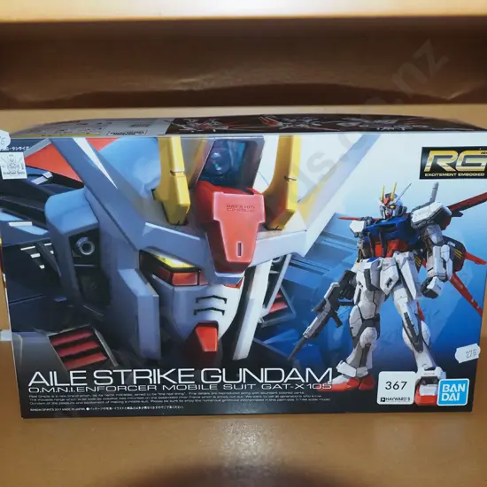  yet to be assembled scale model of Aile Strike Gundan