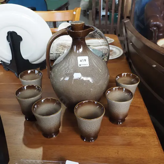 Temuka unmarked stoppered bottle and 6 tumblers