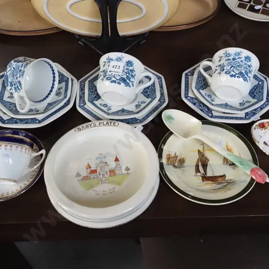3x Meakin blue and white trios, babies plate etc