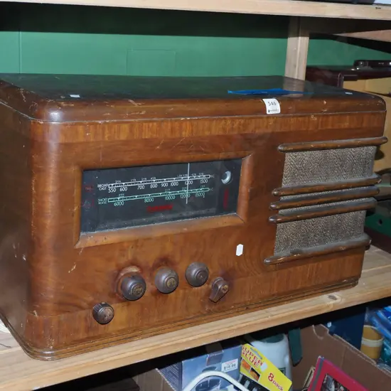 vintage Courtney valve radio
