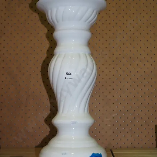 white ceramic jardiniere stand - small chip to base H-400