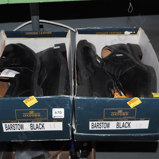 2x pairs of as new size 11 gents black shoes