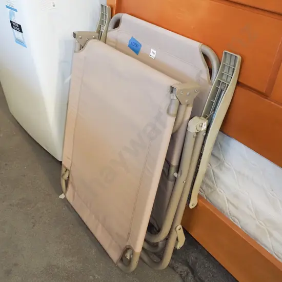 foldaway canvas sun lounger