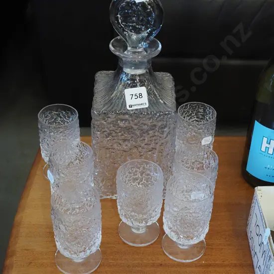 glass decanter with 7 glasses