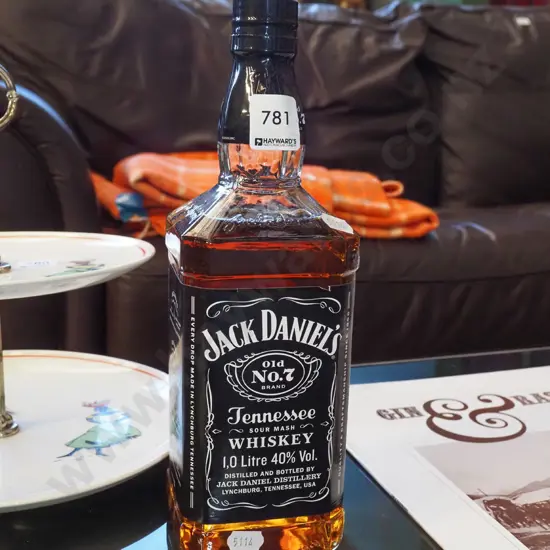 1L bottle of Jack Daniels whisky
