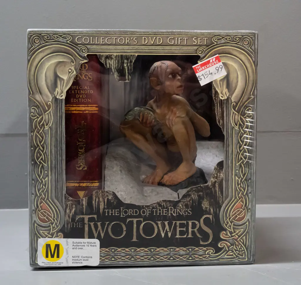 Lord of the Rings The Two Towers Special Extended 4-disc DVD edition with Gollum figure in sealed box H-210 W-200 D-150 Image 1++
