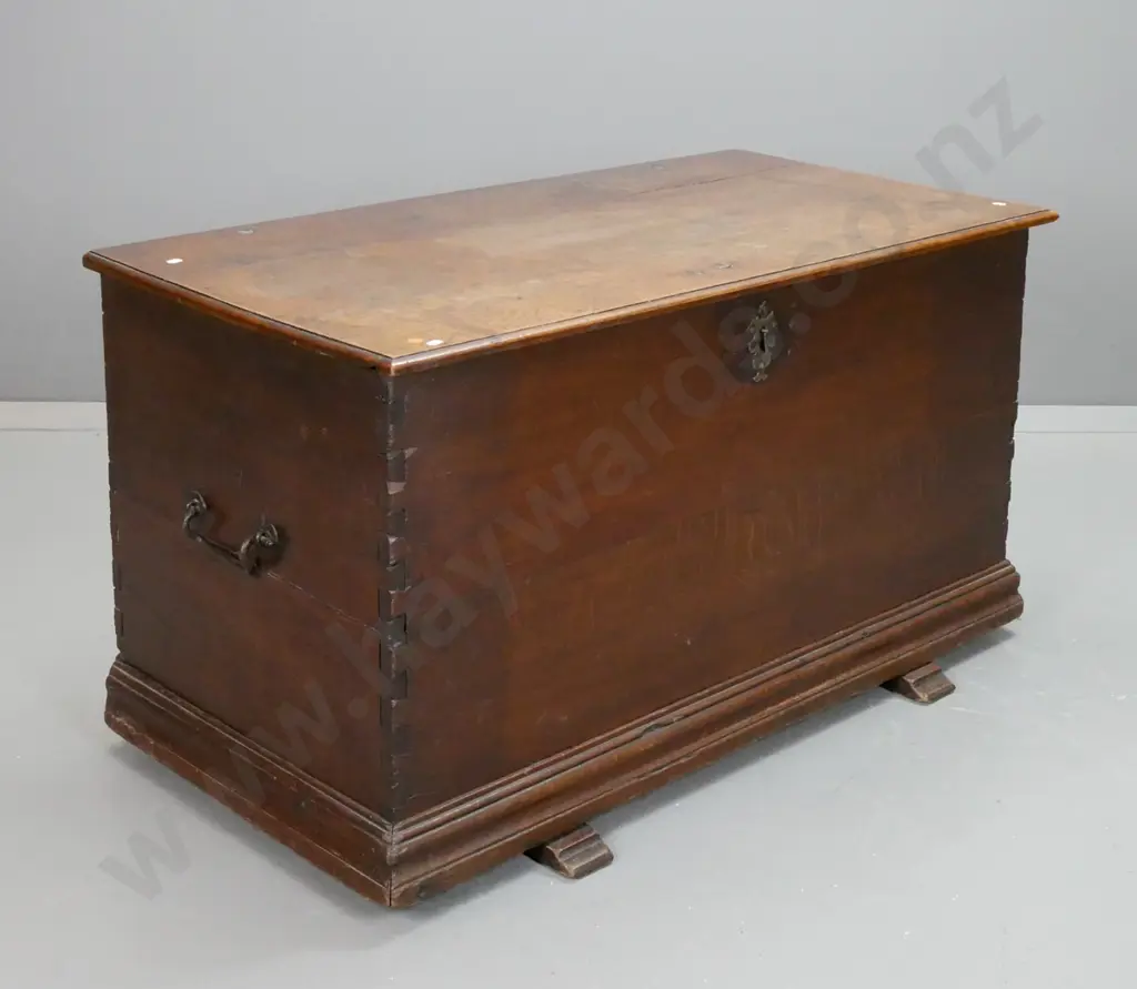18th century oak trunk with iron carry handles and strap hinges, large iron lock with shaped escutcheon, dovetail sides, Image 1++