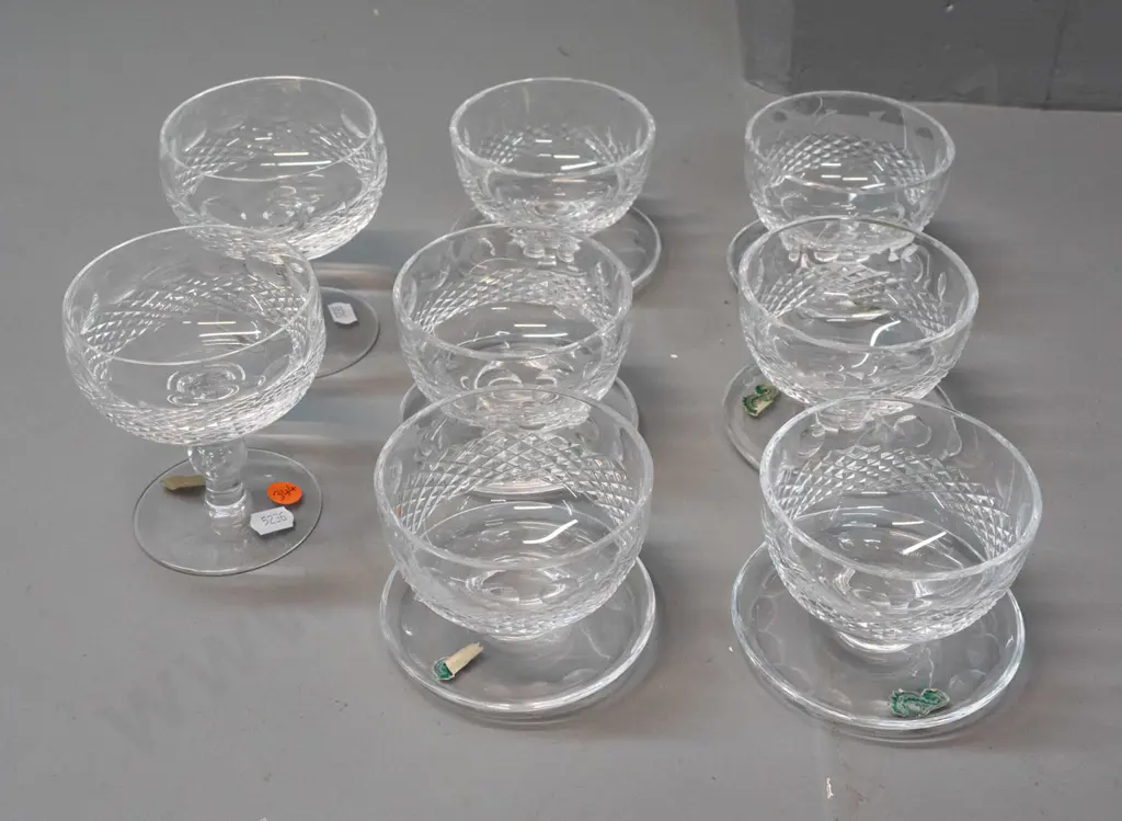 6 Waterford crystal parfait glasses and 2 wine glasses H-115 Image 1++