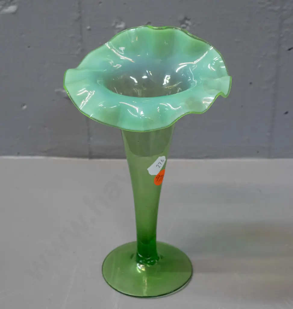 vintage green uranium glass (faint glow) jack in the pulpit vase with frilled rim H-200 D-120 Image 1++