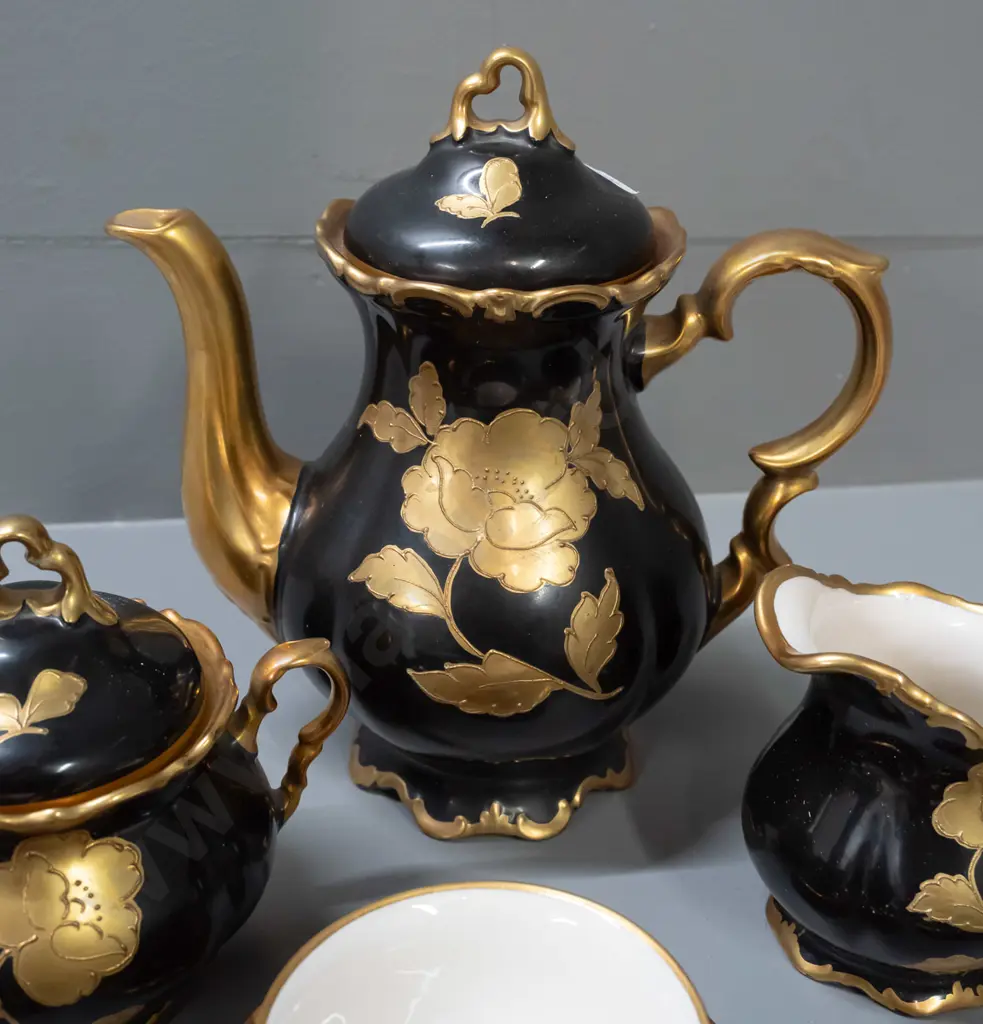 Waldershof Bavarian coffee set, heavily gilded with floral and butterfly motifs - some wear to black enamel. Image 1++