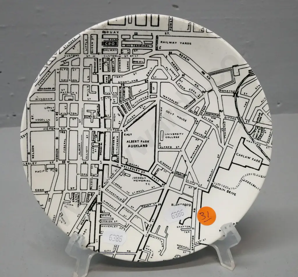 Crown Lynn Downtown series side plate, depicts Auckland streets. Some staining to back. D-170 Image 1++