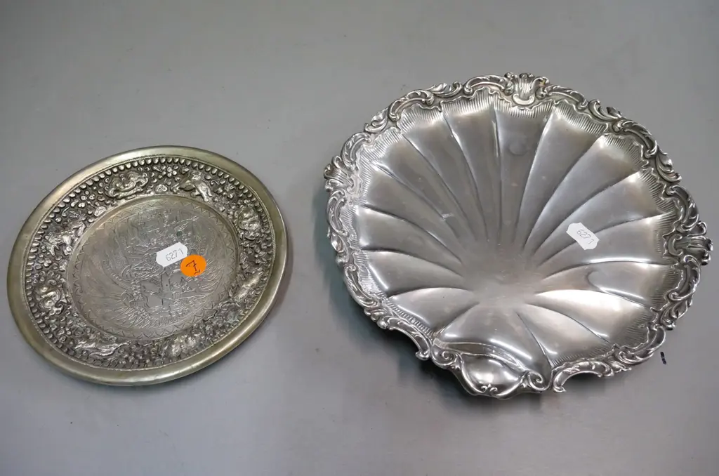 sterling silver footed dish (160gm) L210 W200, sterling silver Indian dish (139gm)  L145 Image 1++