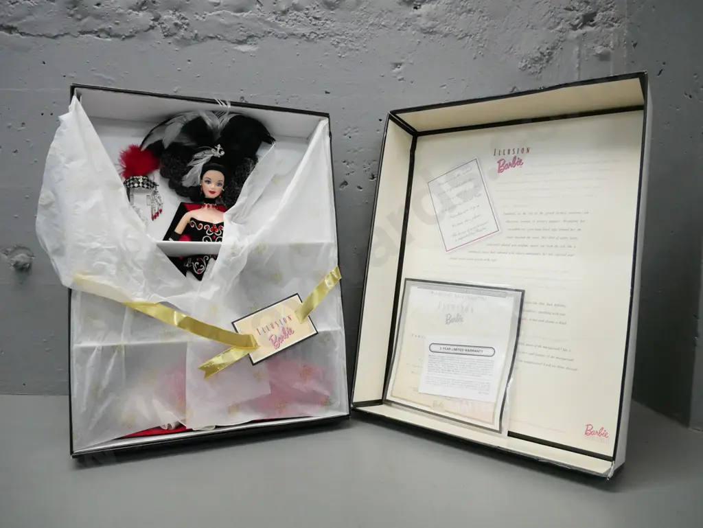 Barbie, boxed: Masquerade Gala collection, Illusion Barbie. Some creasing to box. Box H-400 D-310 Image 1++