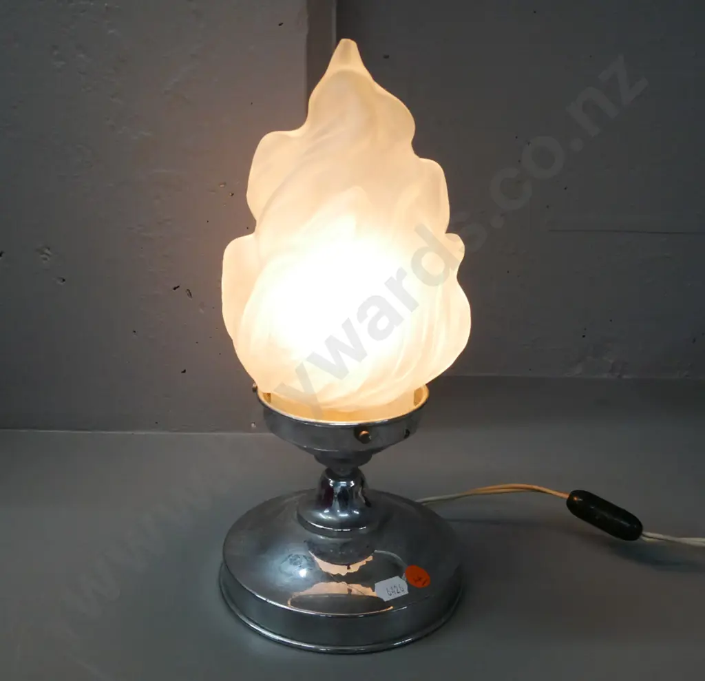 vintage table lamp, circular chrome base with frosted flame-shaped shade. Working with old wiring. Image 1++