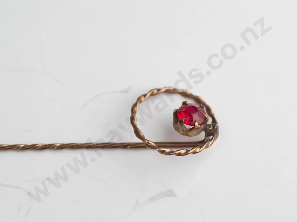 9ct ruby lapel pin Image 1++