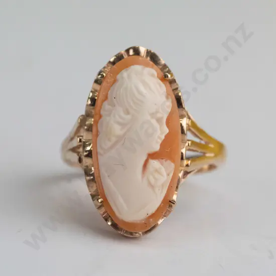 9ct gold cameo ring 3.6gms