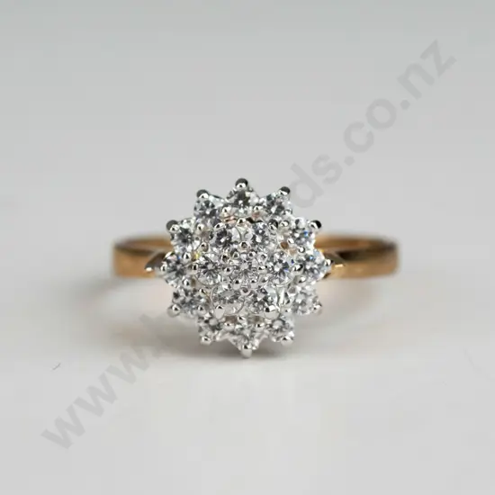 9ct cubic zironia 3 tier cluster ring 3.0gms