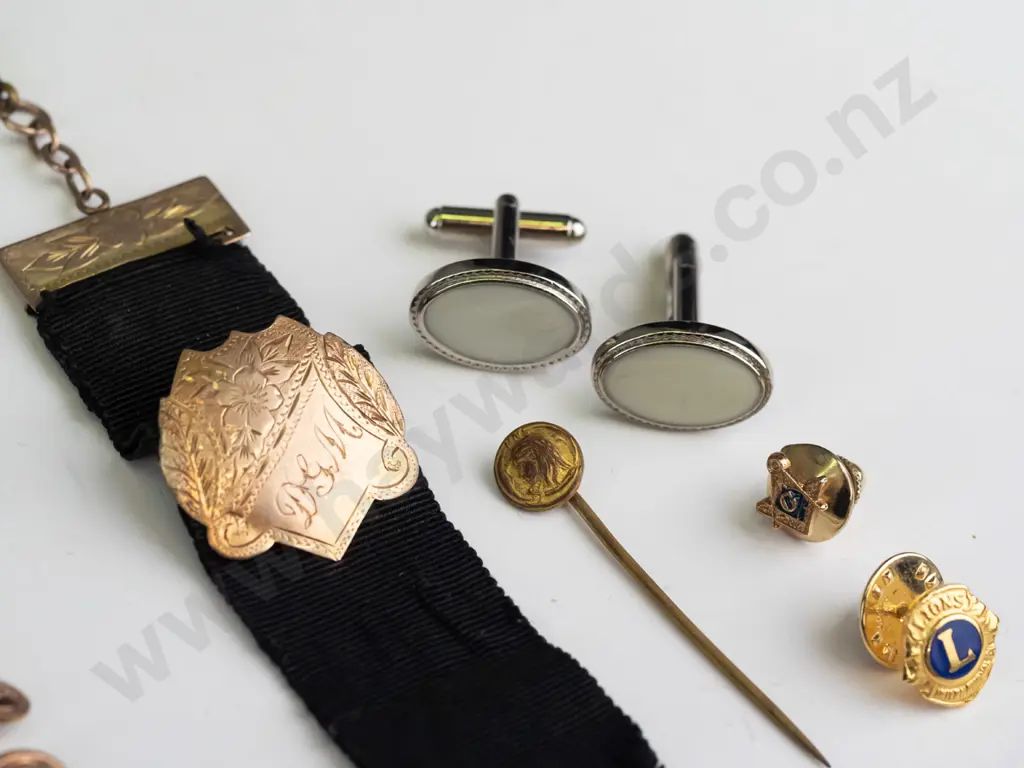 ribbon end fillings 9ct, gold plate medal & cufflinks 9ct 7.4gms Image 1++