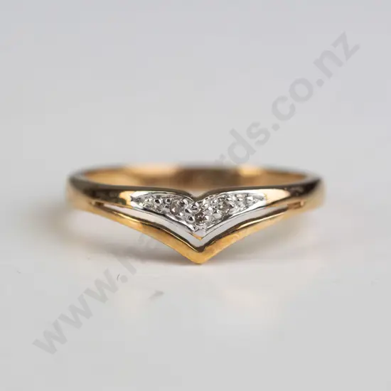 9ct V diamond ring 1.7gms