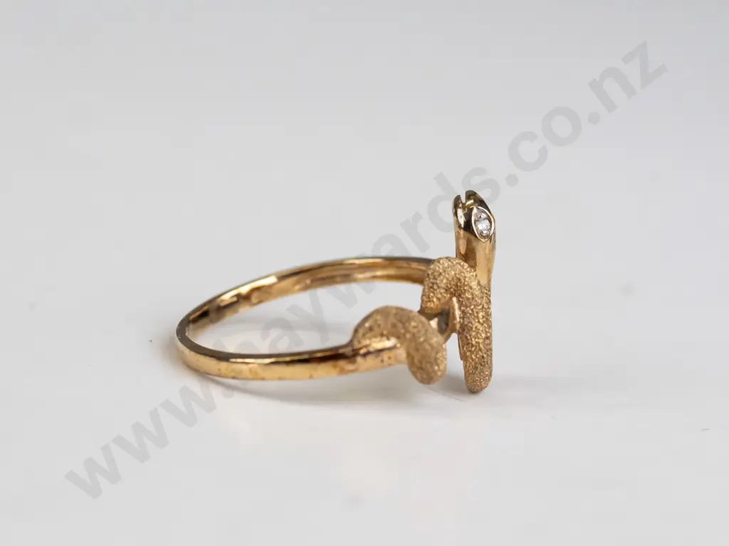 9ct snake ring 2.2gms Image 1++