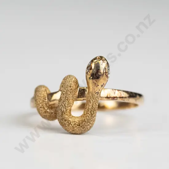 9ct snake ring 2.2gms