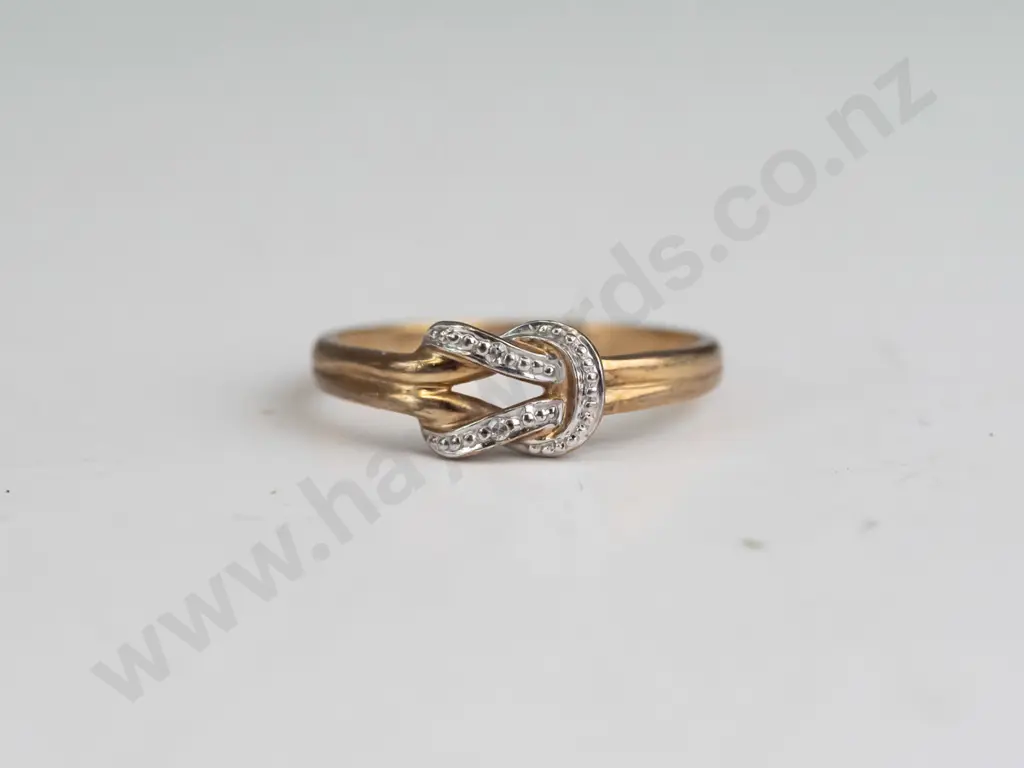 9ct gold knot diamond ring 1.9gms Image 1++