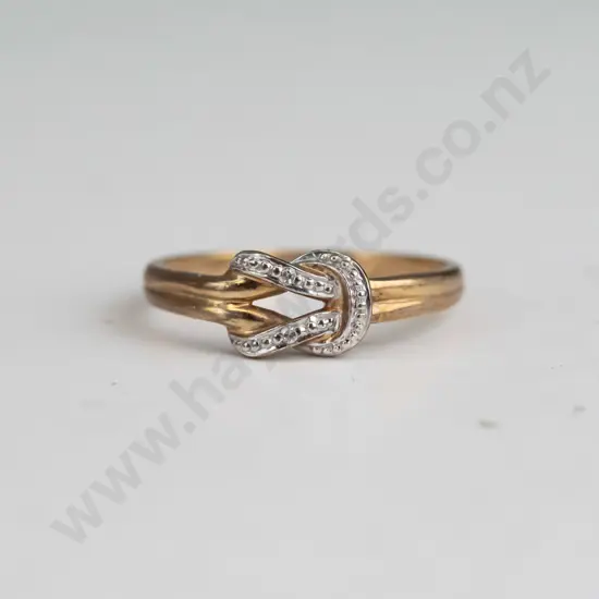 9ct gold knot diamond ring 1.9gms
