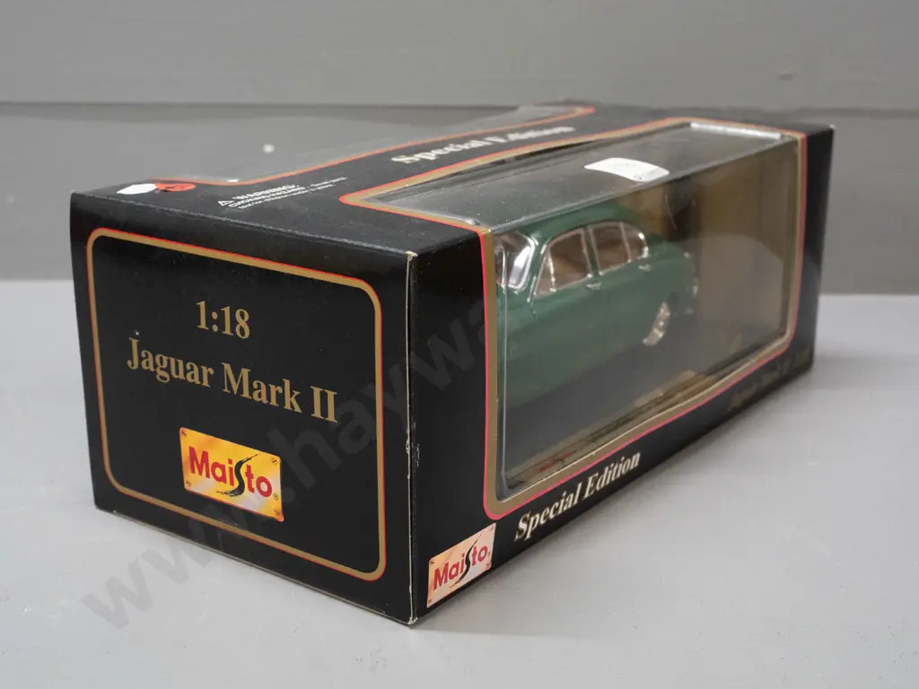 Maisto 1:18 scale die-cast model Jaguar in original box - 1959 Mark II Image 1++