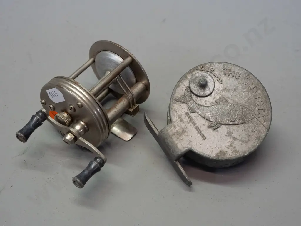 2 vintage fishing reels - Swedish Record No. 1550 Model C with bakelite handles, English "The Invicta" with missing knob Image 1++