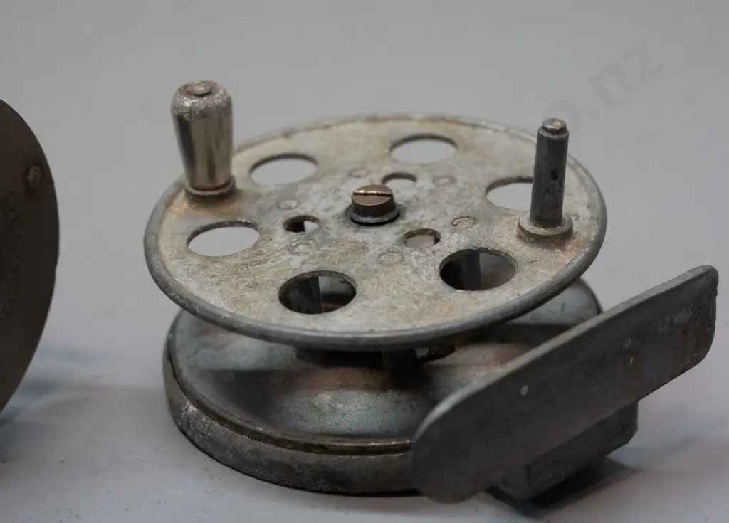 2 vintage fishing reels - Swedish Record No. 1550 Model C with bakelite handles, English "The Invicta" with missing knob Image 1++