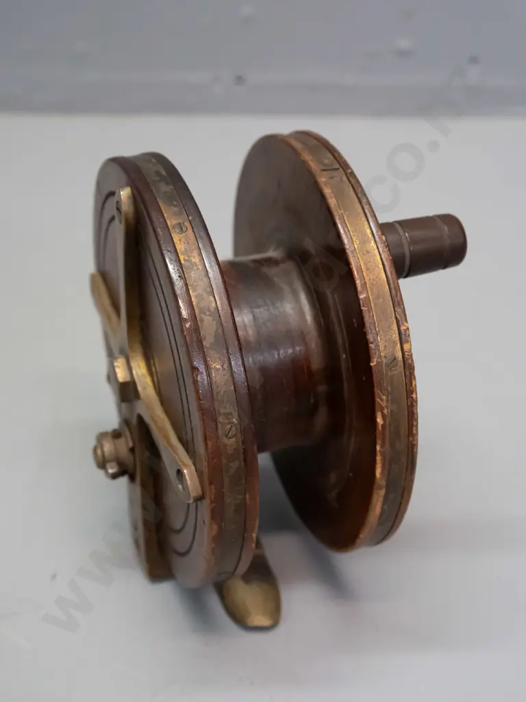 large wood and brass fishing reel wit bakelite knobs - no maker's marks, has some screw holes D-140 Image 1++