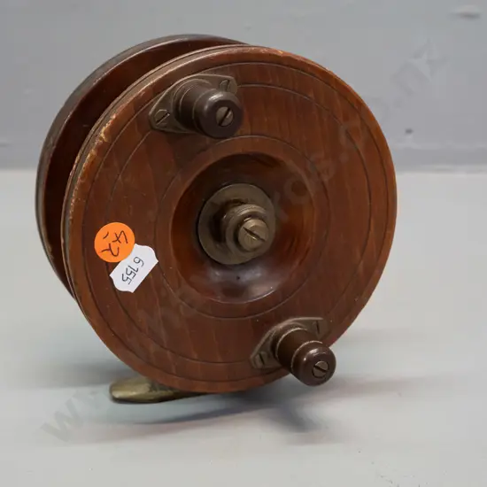 large wood and brass fishing reel wit bakelite knobs - no maker's marks, has some screw holes D-140