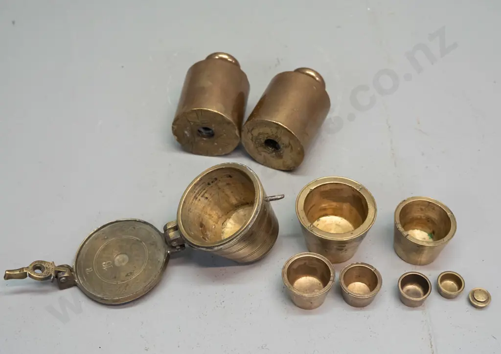 brass scale weights - nesting "bucket" set of 7 brass weights and 2 marked 1000 (one kilogram) H-75 Image 1++