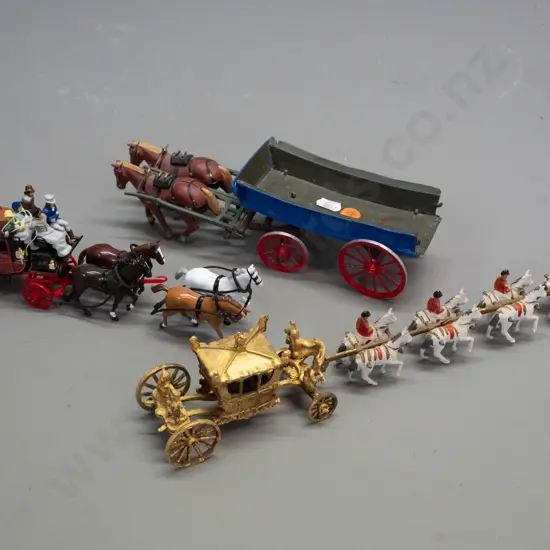 cast metal horse and carriage - Matchbox Models of Yesteryear passenger coach & horses, a golden 1953
