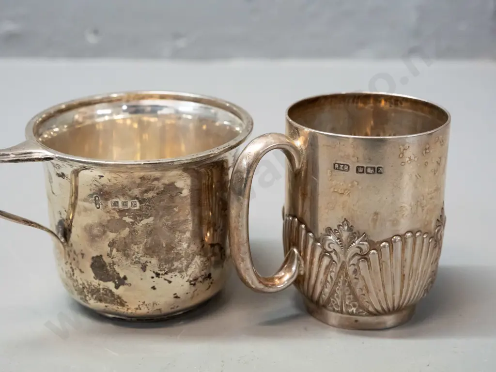 2 sterling silver monogrammed christening mugs, one with inscribed date 1920 - minor denting to both, taller is H-70 Image 1++