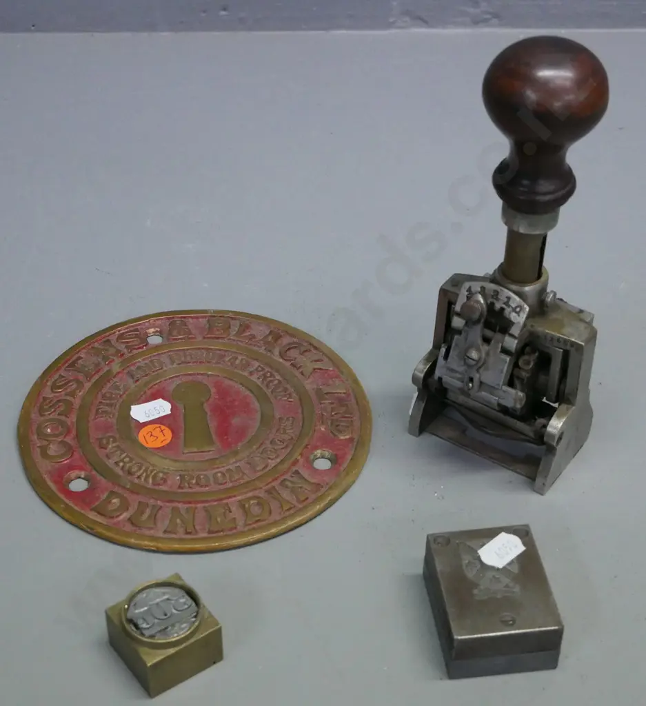 Vintage number stamp w/ turned hardwood handle, & associated items. Circular Brass and red painted plaque, Image 1++