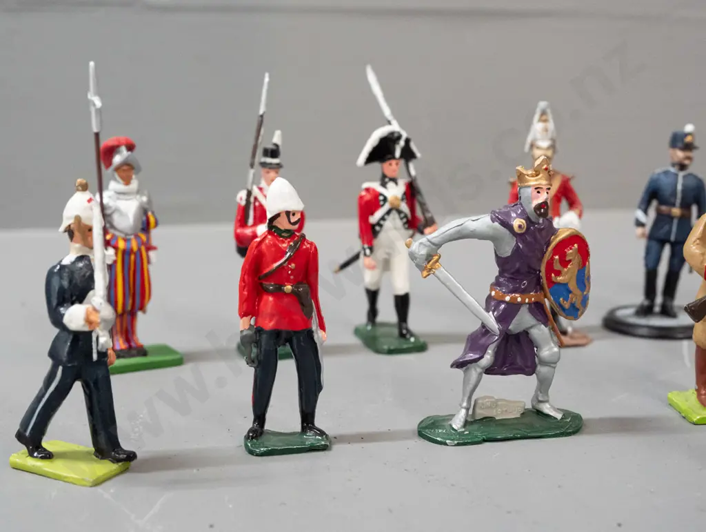 20 small painted cast metal soldier figures, various eras - some with minor paint chipping - average H-65 Image 1++