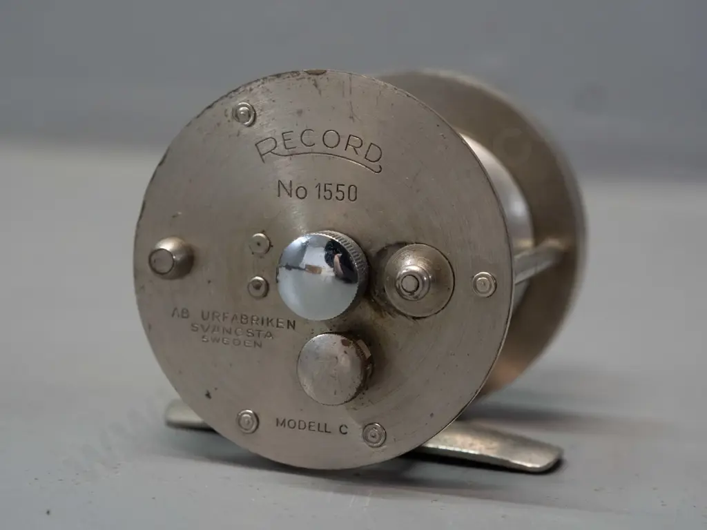 2 vintage fishing reels - Shakespeare No 1959 Model HG, made in Kalamazoo USA and a Swedish Record No 1550 Model C, both Image 1++