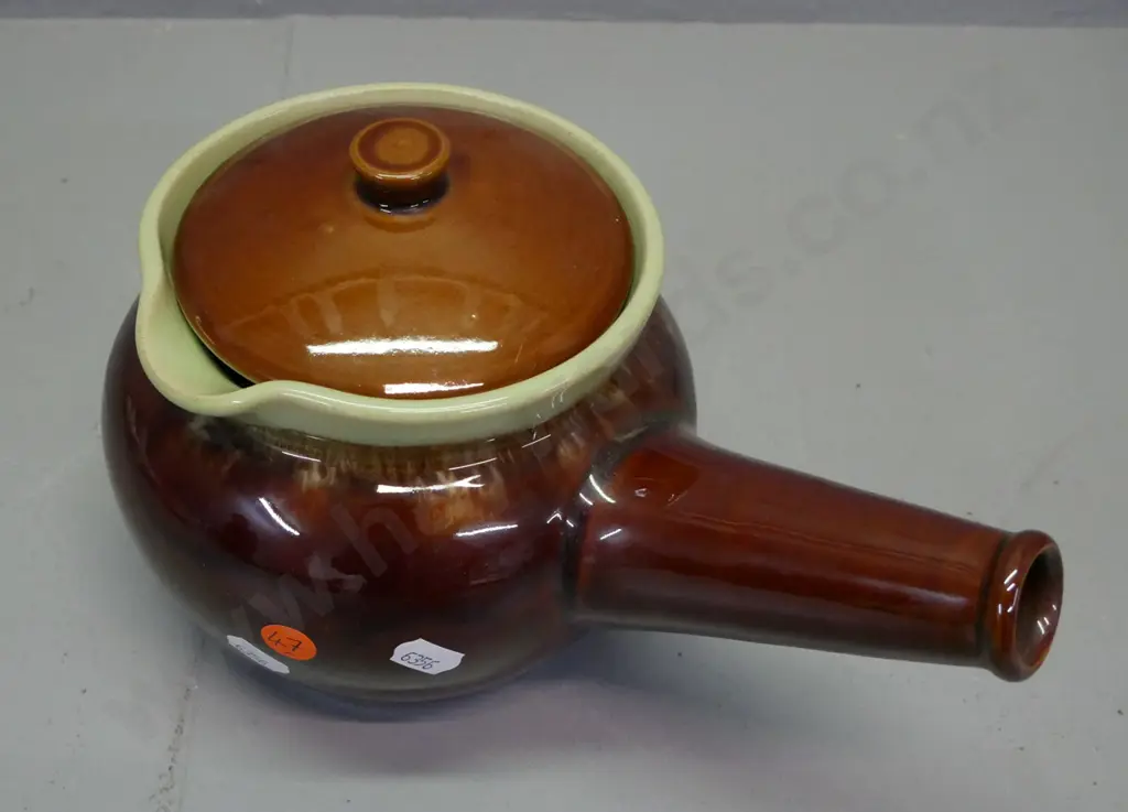 Denby stoneware handled & lidded pot with pouring spout. Green & brown glazes. H-150 D-220 Image 1++