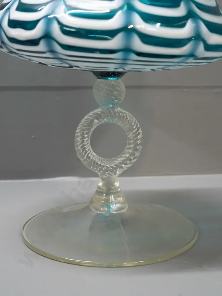 large comport with clear twisted hoop stem, blue and white glass ribbed and fluted bowl H-240 D-170 Image 1++
