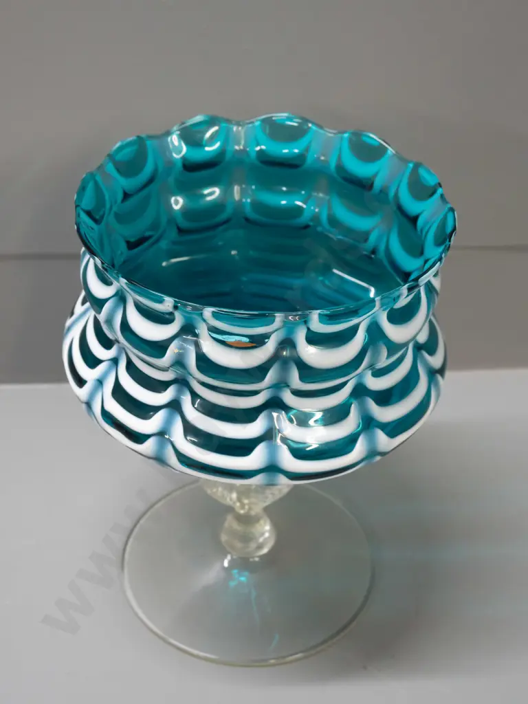 large comport with clear twisted hoop stem, blue and white glass ribbed and fluted bowl H-240 D-170 Image 1++