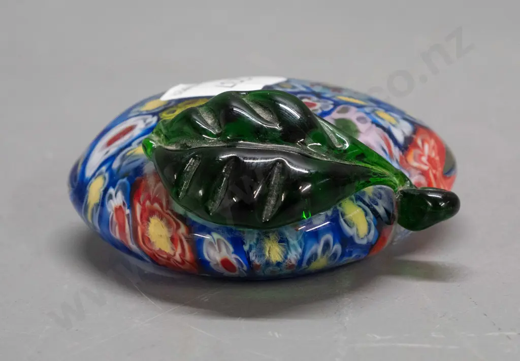 Murano glass apple shaped paperweight L100 - "Murano Italy" sticker on underside Image 1++