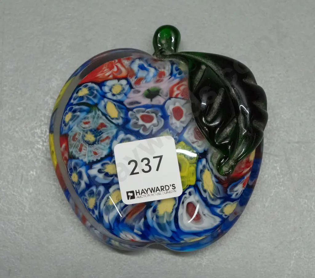 Murano glass apple shaped paperweight L100 - "Murano Italy" sticker on underside Image 1++