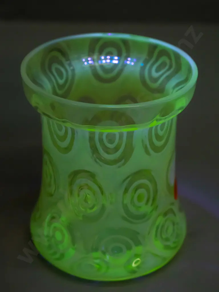 uranium glass pot or vase with milk glass and clear oval motifs pattern H-90 Image 1++