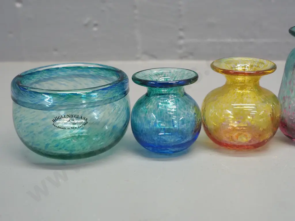 6 assorted small Hoglund art glass items - 5 vases and a bowl/vase - tallest is H-80 Image 1++