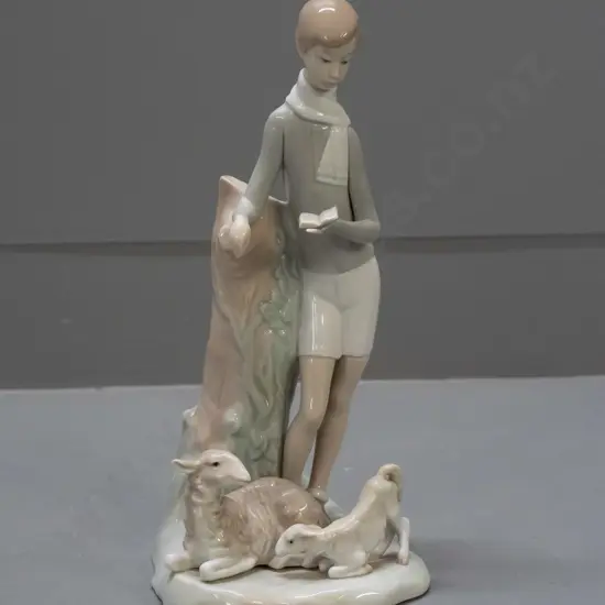 Lladro figurine - boy reading book with 2 sheep H-275