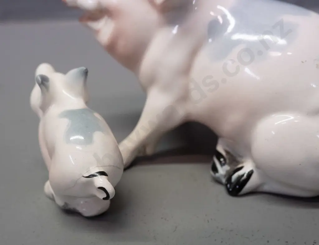 Beswick sow and piglet figurines - hairline crack around piglet's hindquarters. Larger is H-95 L-125 Image 1++