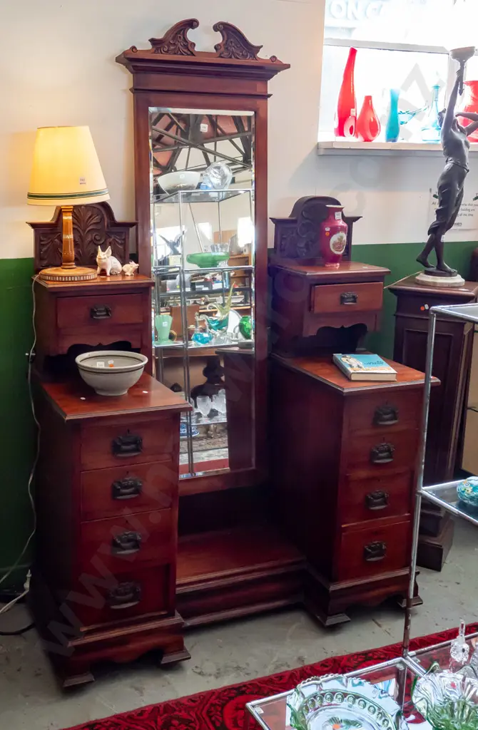 Victorian colonial kauri 10-drawer dresser with full length bevelled edge mirror, foliate carved pediment and uprights, Image 1++