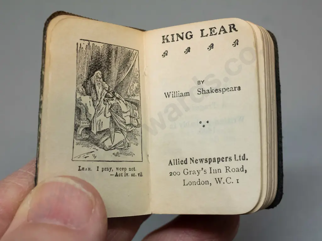 set of miniature books - Shakespeare's plays, abridged editions, published Allied Newspapers Ltd London, with wall Image 1++
